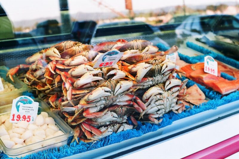 crab at a seafood market